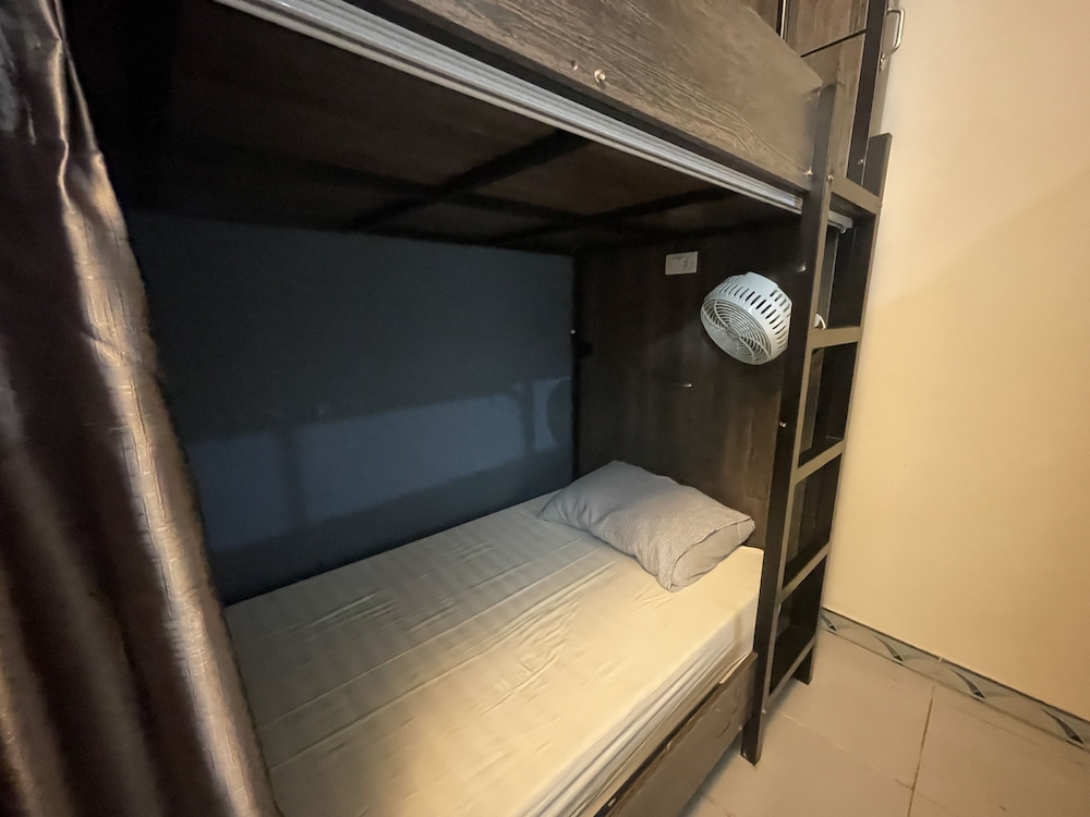sword lake hostel
