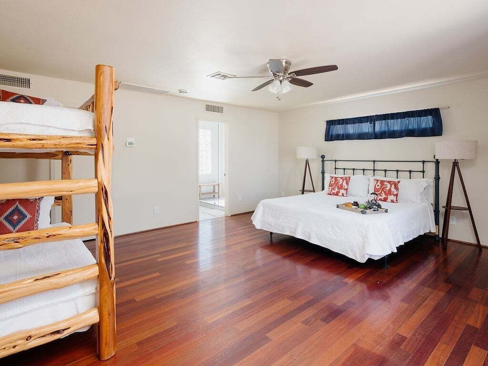 Bed Rock Desert -pool Heat Available - Spring Break