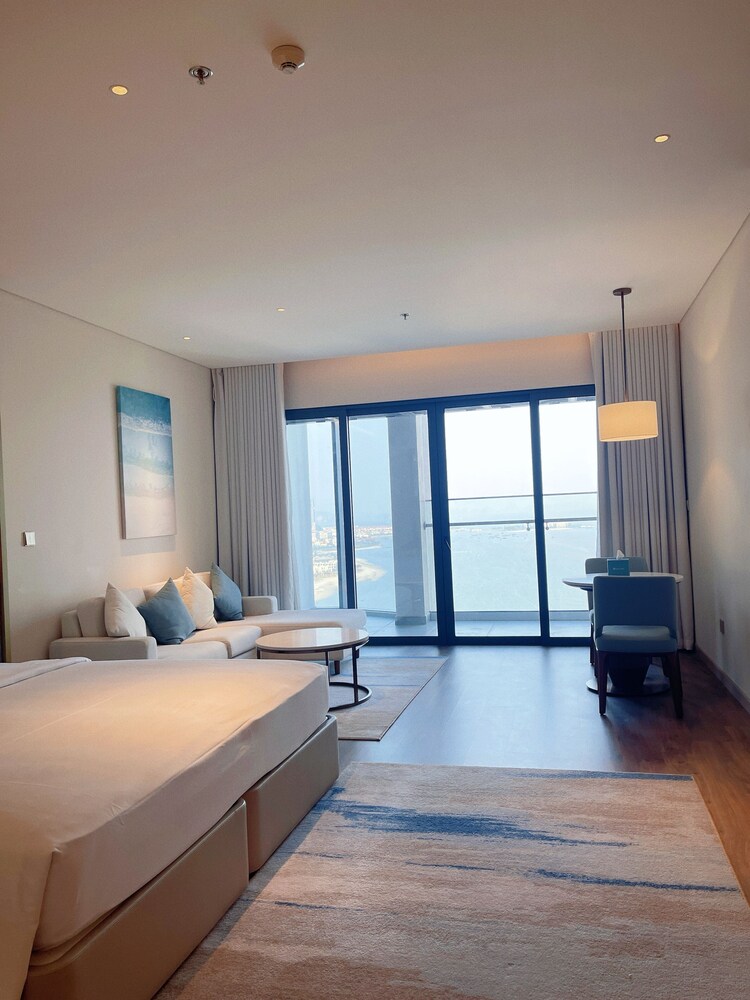Sea view Àlacarte Ha Long Bay Apartment