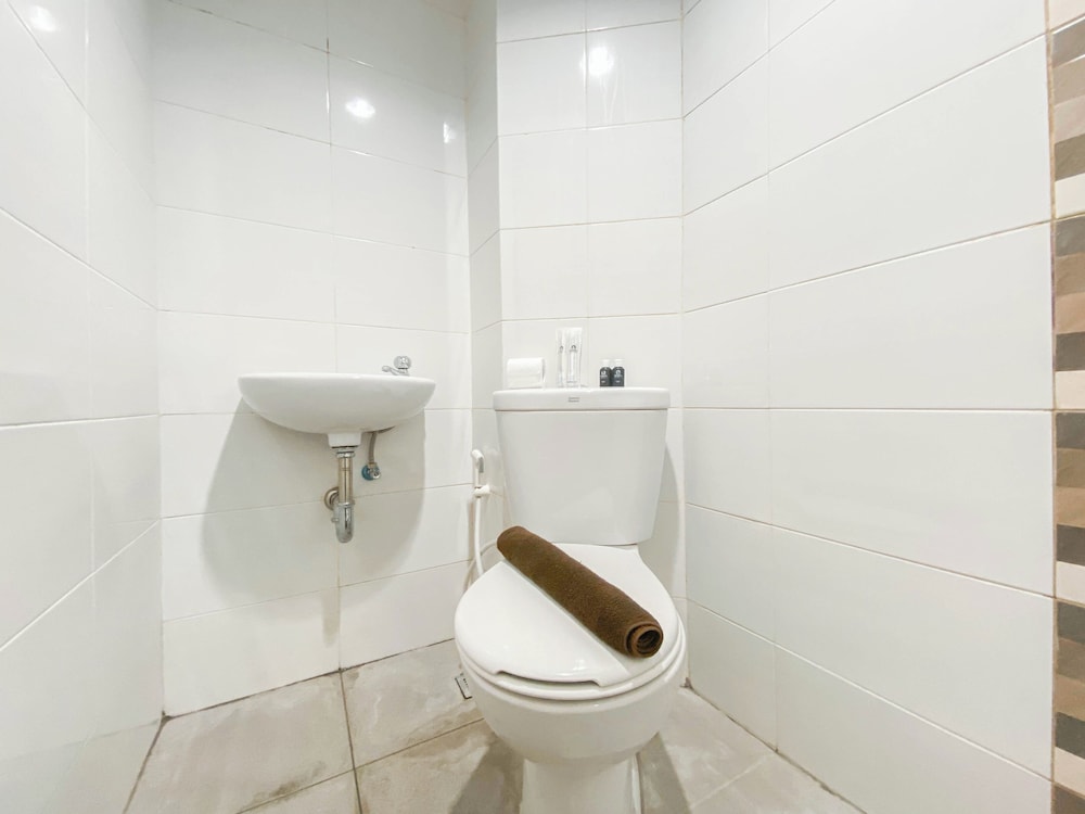 Homey And Cozy Studio Apartment At The Alton