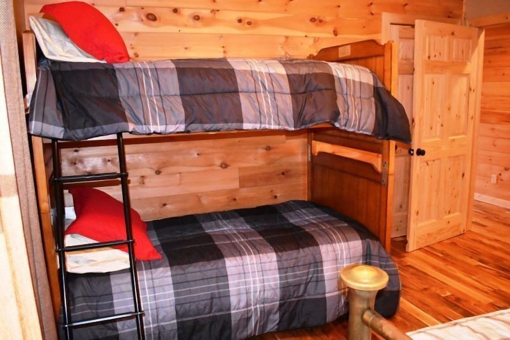Wolf Mountain Hideaway view 3
