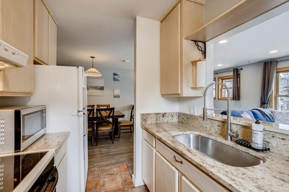 Summit County Vacations - Mount Royal Condos 501 2 Bedroom Condo by RedAwning - Property Image 22