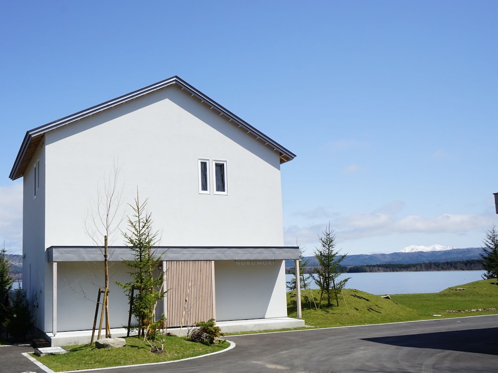 Sansui Lakeside Villa