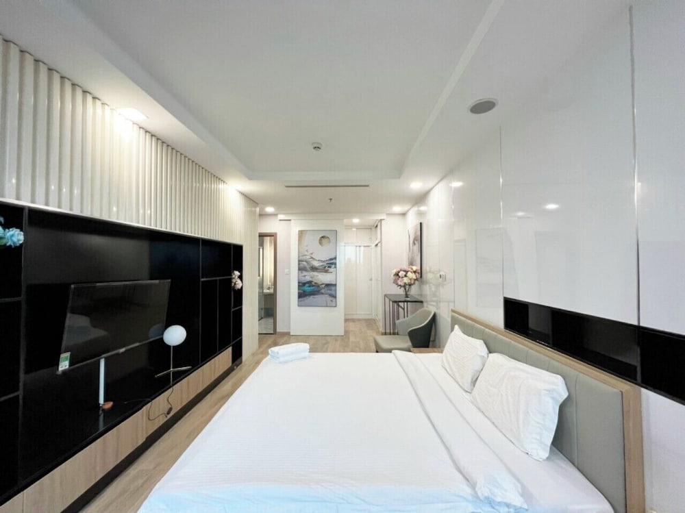 Somi Luxstay Landmark 81
