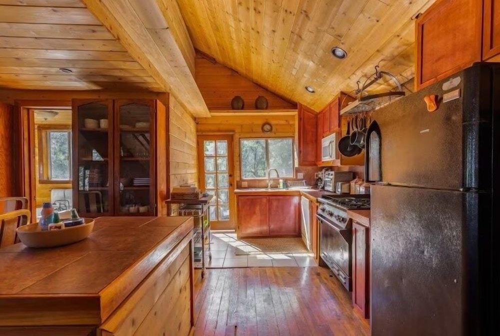 Almost Heaven Cabin - A Healthful and Relaxing Retreat