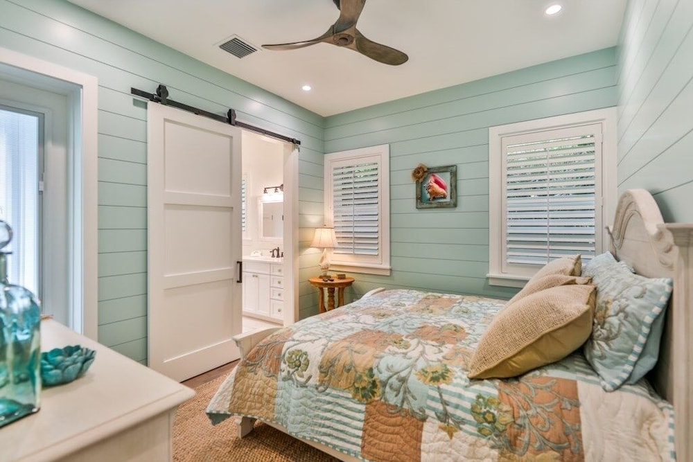 Coral Cottage 4 Bedroom Home by Redawning view 4