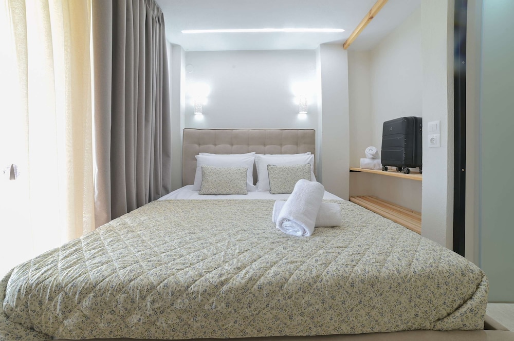 Chalkidiki s Seaview Escape - Cozy Summer Getaway