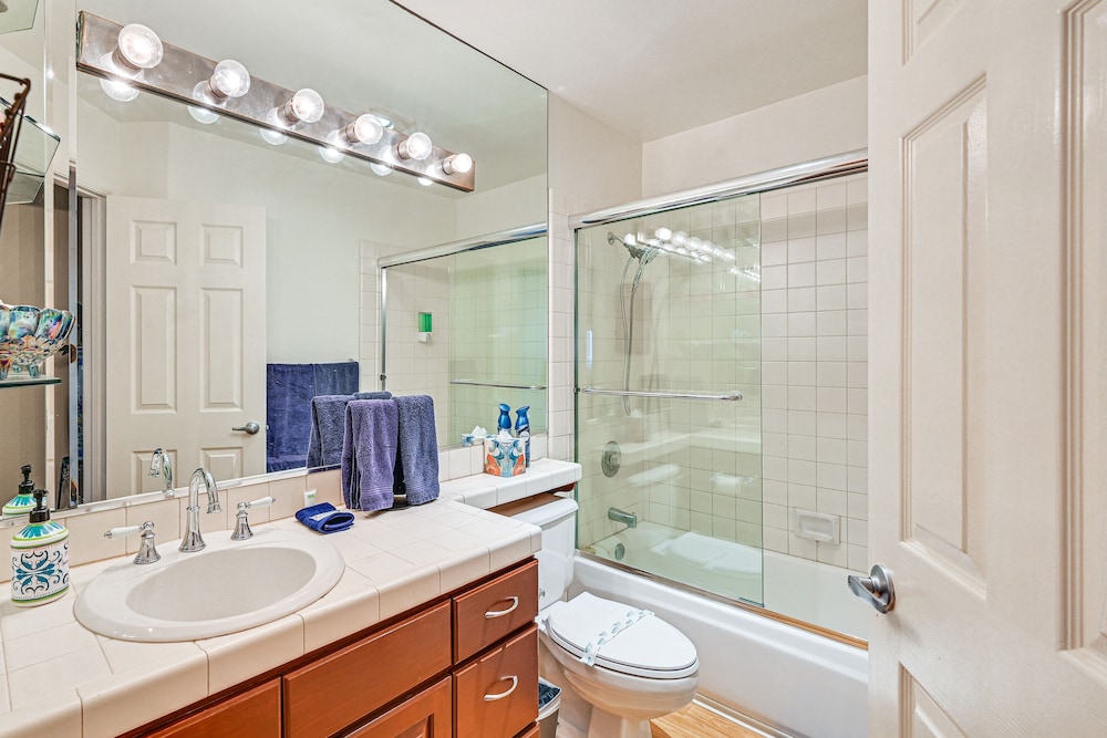Ocean-view Imperial Beach Condo w/ Community Perks