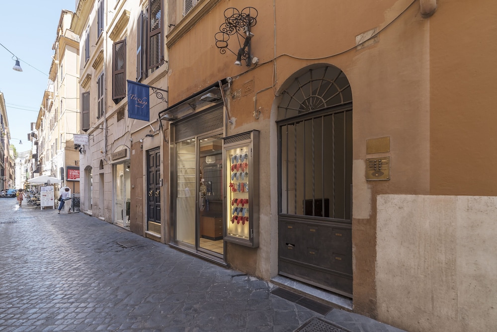 Piazza di Spagna Stylish Flat
