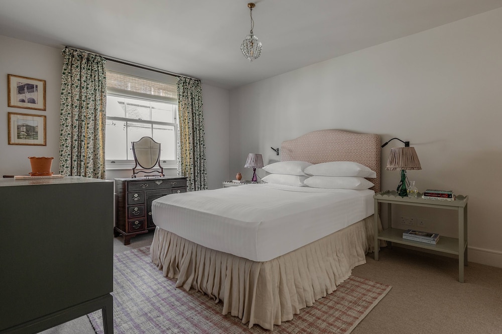 Cranley Mews VI by Onefinestay