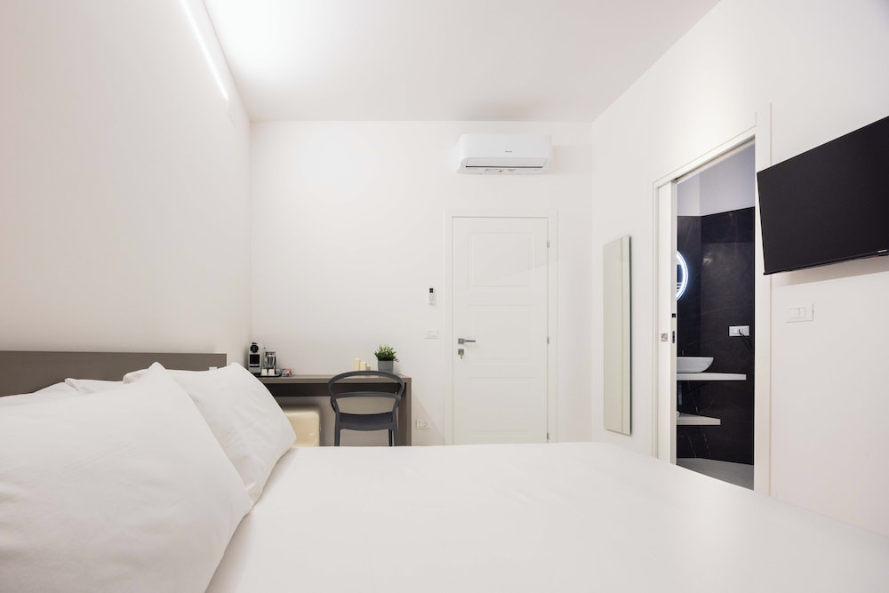 Excelsior Station Suite