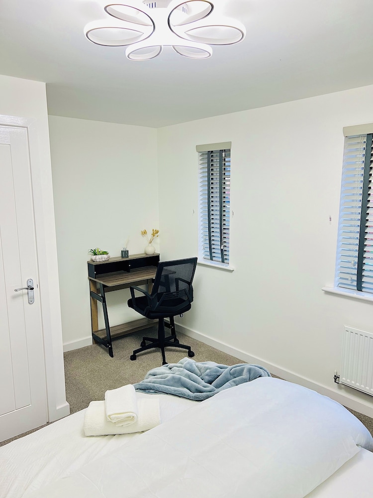 Cozy Coventry Retreat With 2 Bedrooms House