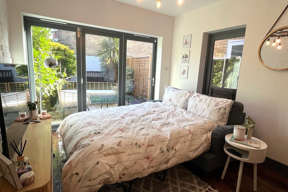 Stylish River Apartment - West Putney Embankment