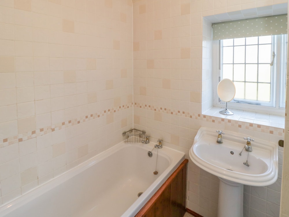 Howe Green Cottage