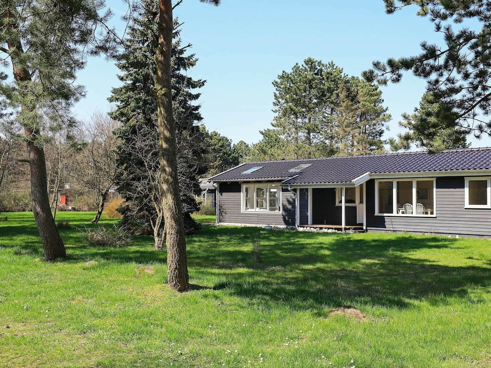 6 Person Holiday Home in Rodby