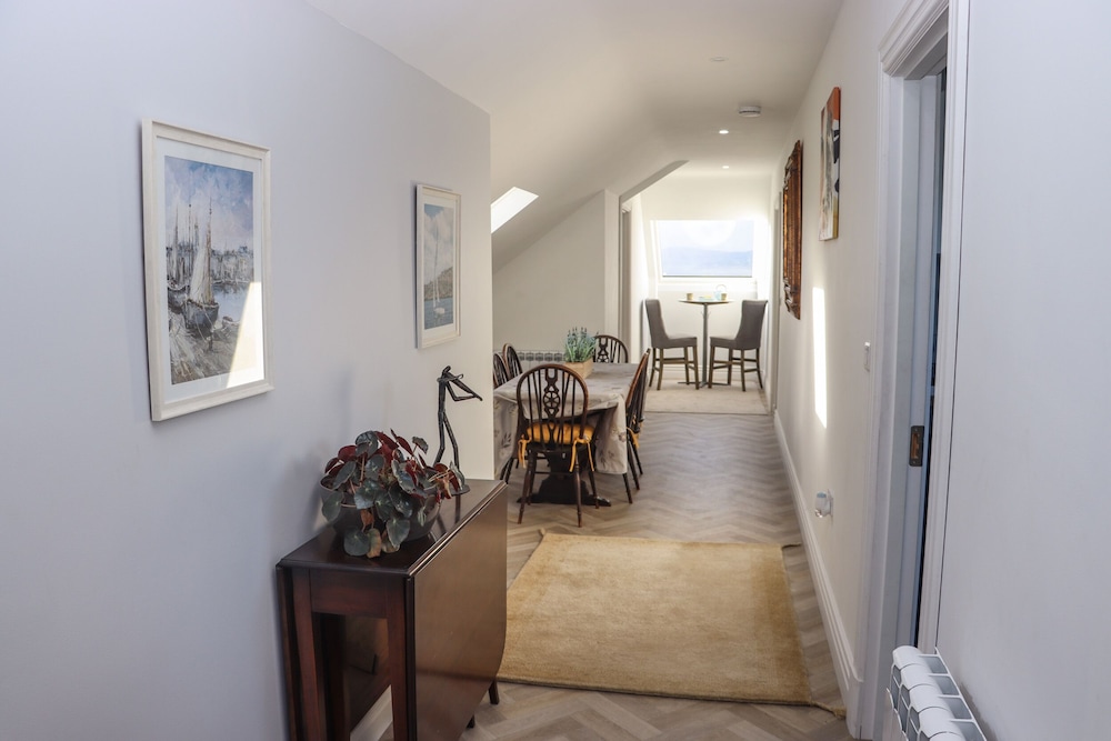 Lakeview Retreat