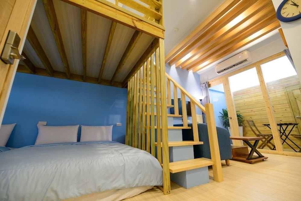 Summer Sea Hostel