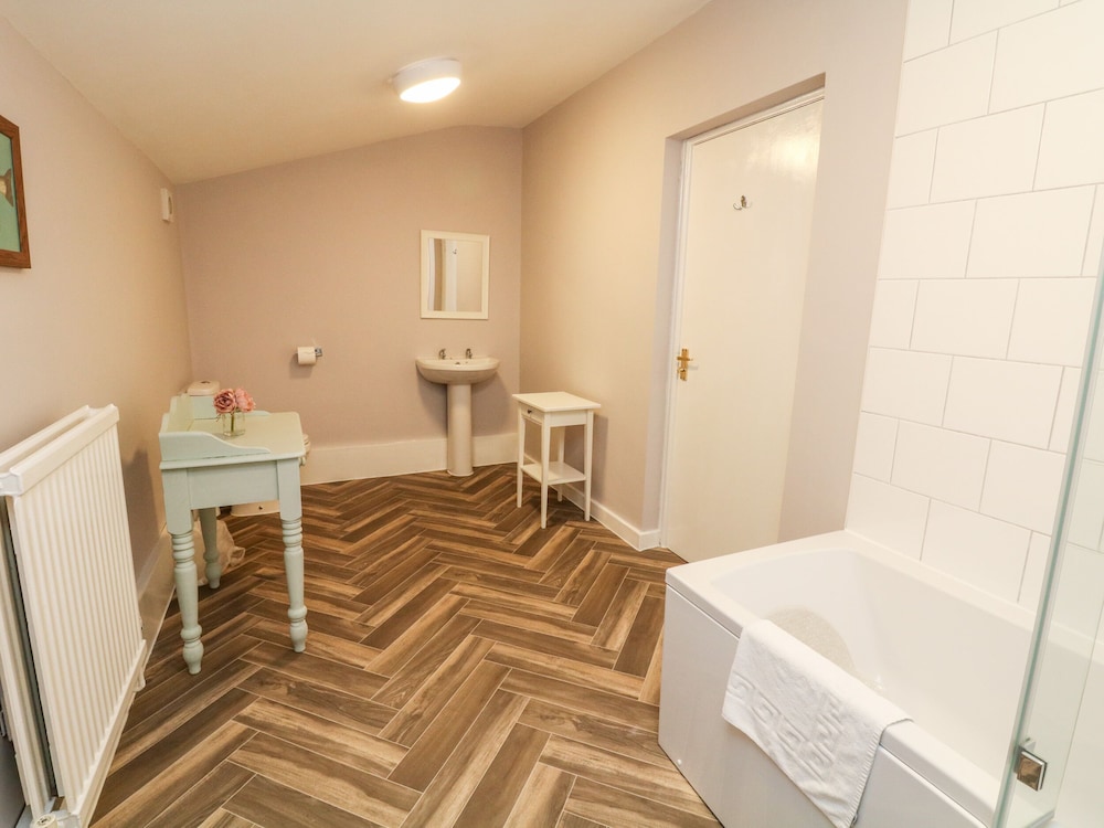 Hope Valley Vacations - Poacher's Arms - Property Image 52