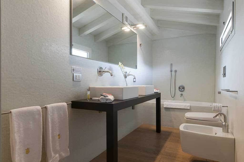 Milan Royal Suites & Luxury Apartments
