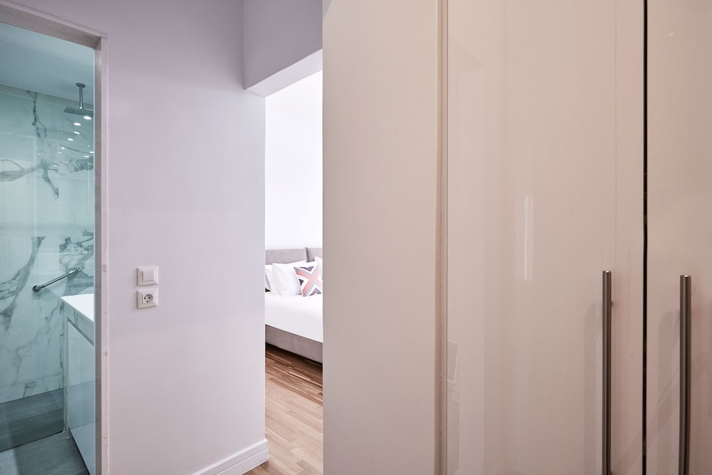 Luxurious Spacious Apt next  Hilton Area