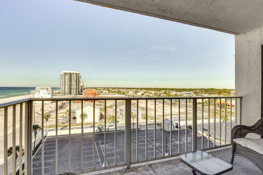 Regency Towers PCB Condo: Beach Access & 2 Pools
