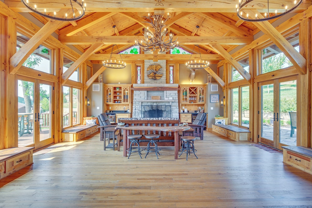 Stay & Sip: Group Ranch at Shamrock Hills Vineyard
