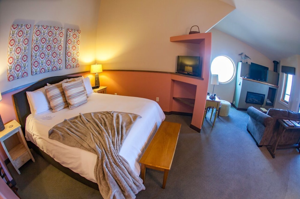 Blue Wave Inn