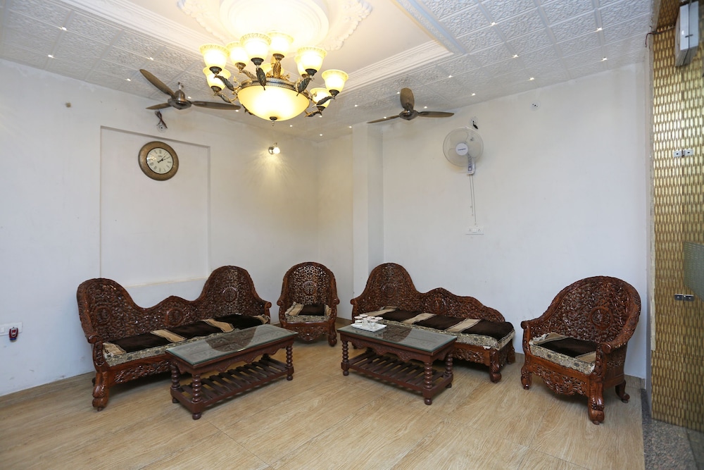 OYO 9476 Hotel Mittal