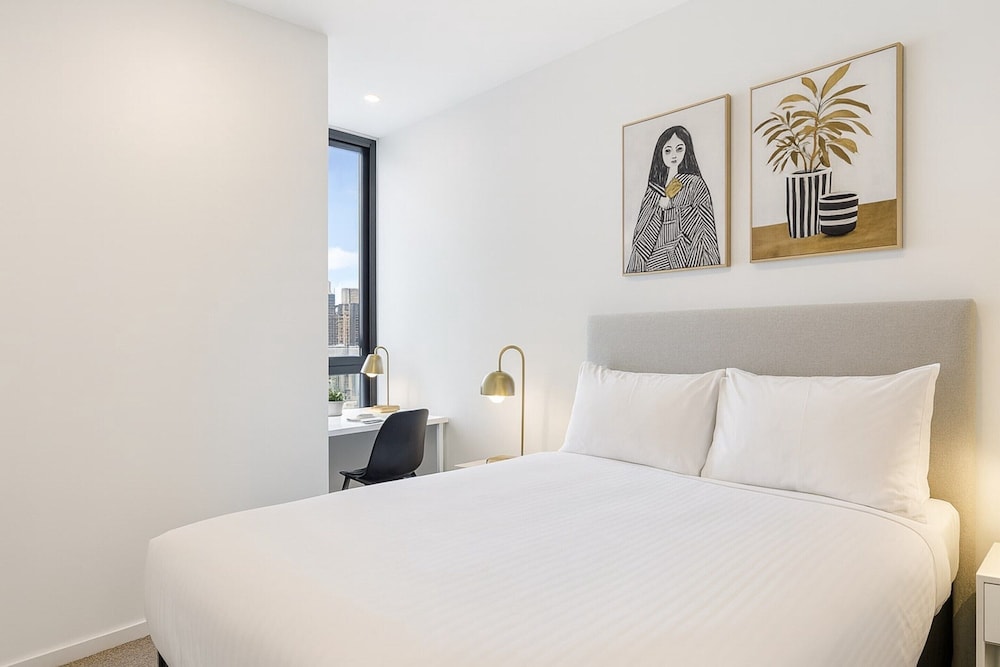 South Yarra Stay With Balcony Views