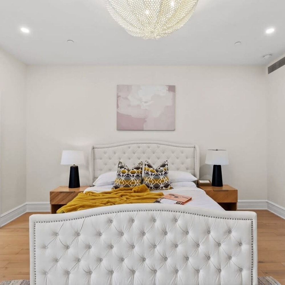 Riverside by Rove Travel 7BR Modern Townhouse