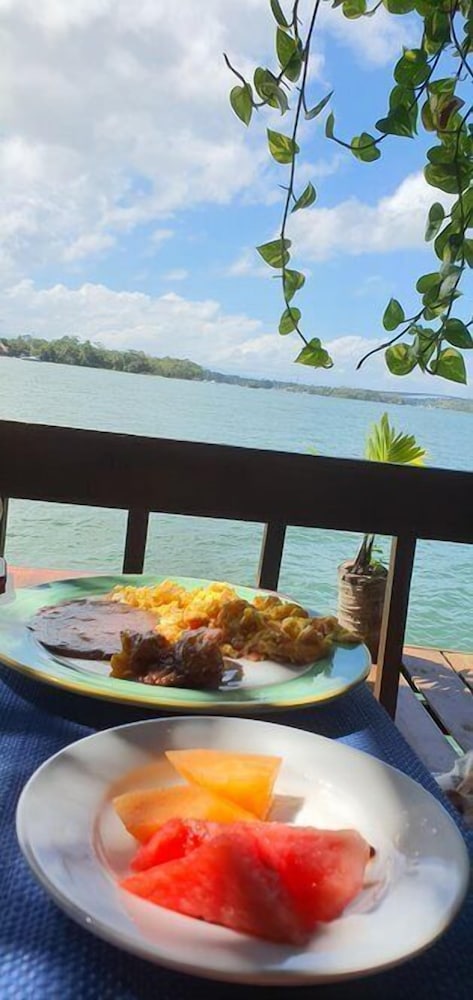 Hotel Catamaran - Property Image 11