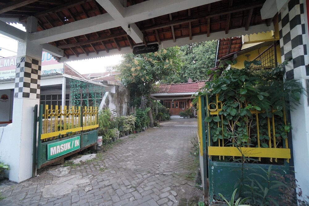 Villa Sarimbit