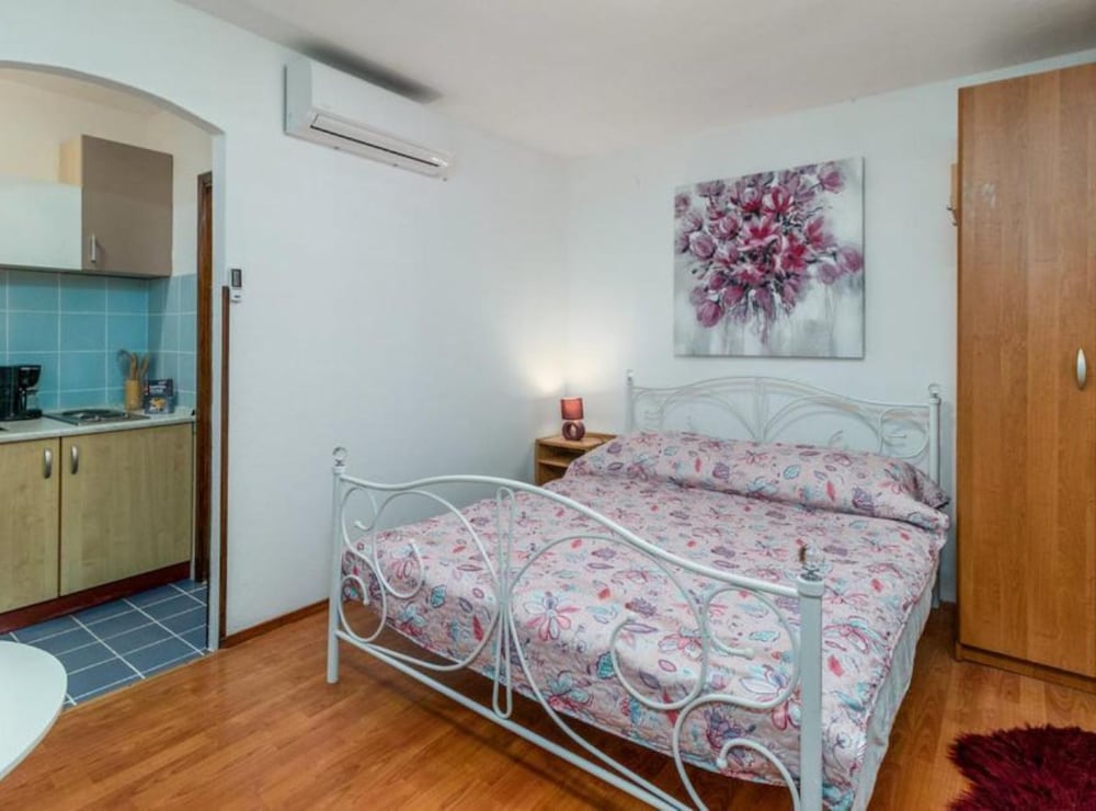 Apartmani Jadranovo Mare