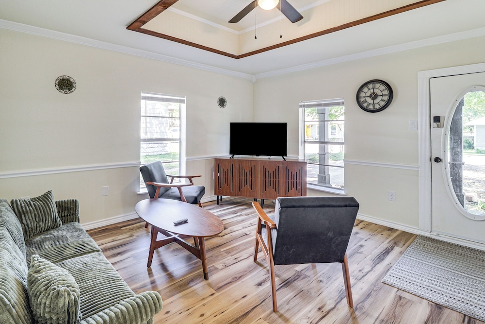 Walk to Dtwn Weatherford: Home w/ Yard!