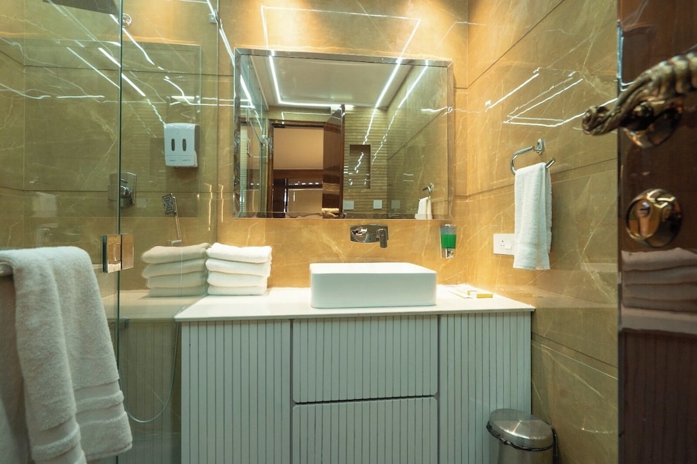 Gajraula Sukhdev Dhaba & Resort