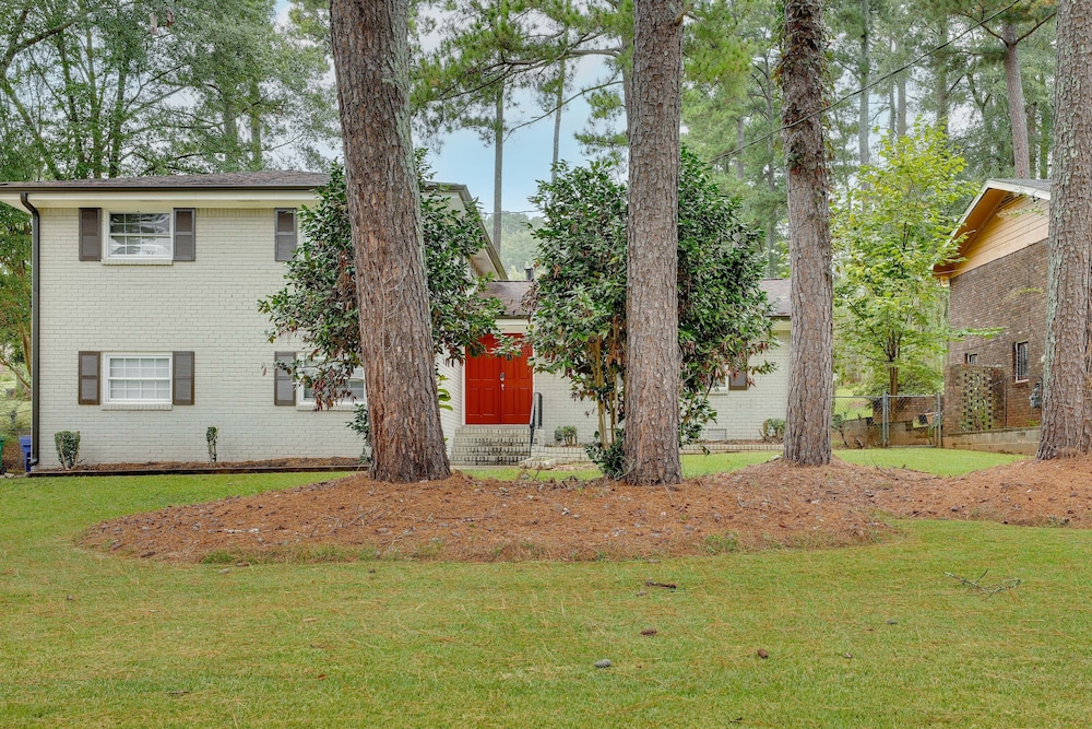 Quiet Decatur Home w/ Patio 13 Mi to Dtwn Atlanta! view 5