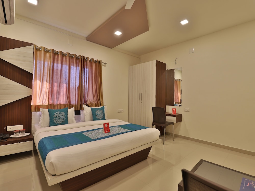 OYO 11750 Hotel Starz