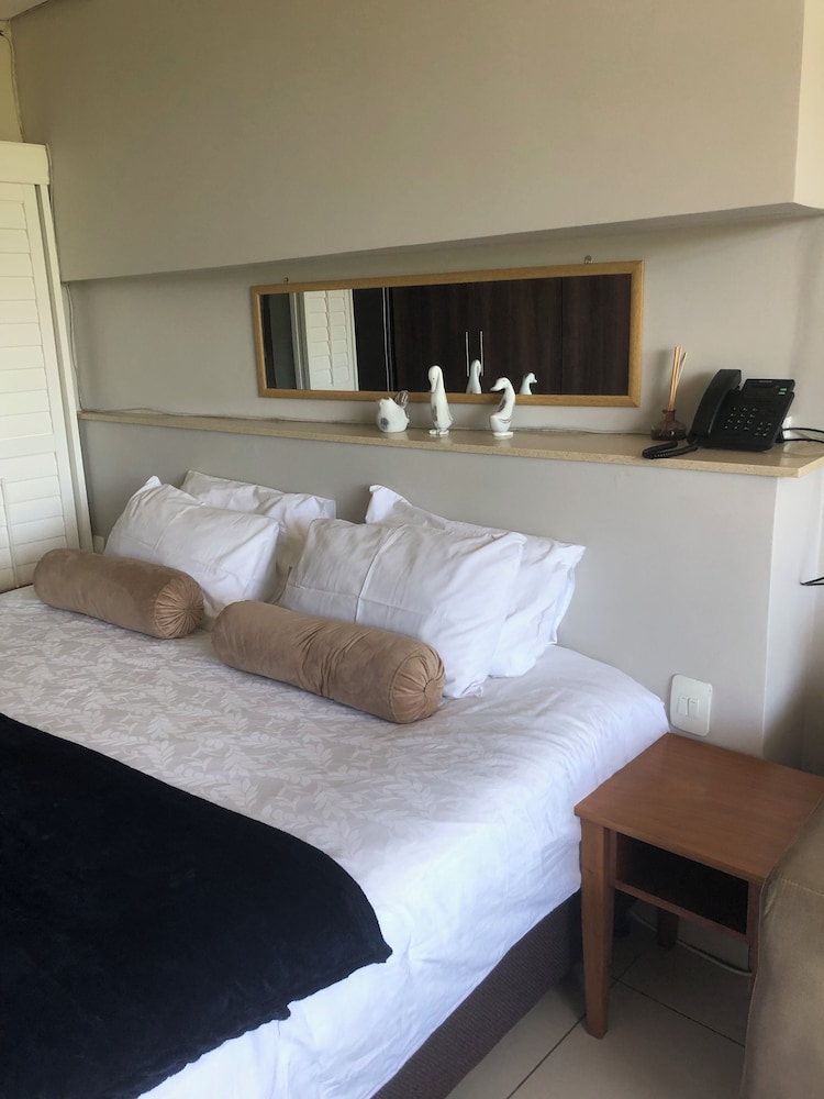 Studio Resort Apartment - Sleeps 2 - Beachside