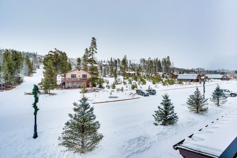Updated Grand Lake Loft w/ View, 2 Mi to Rmnp! - Property Image 4