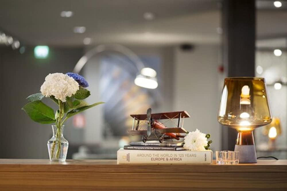 Vantaa Vacations - Comfort Hotel Xpress Helsinki Airport Terminal - Property Image 2