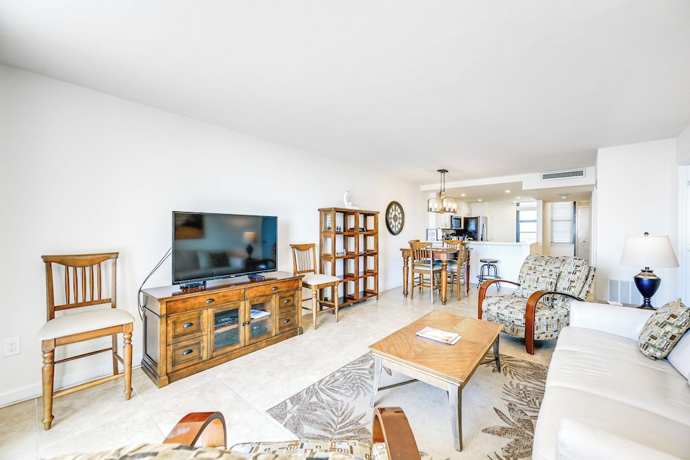 Sunset View & On Beach: Marco Island Condo