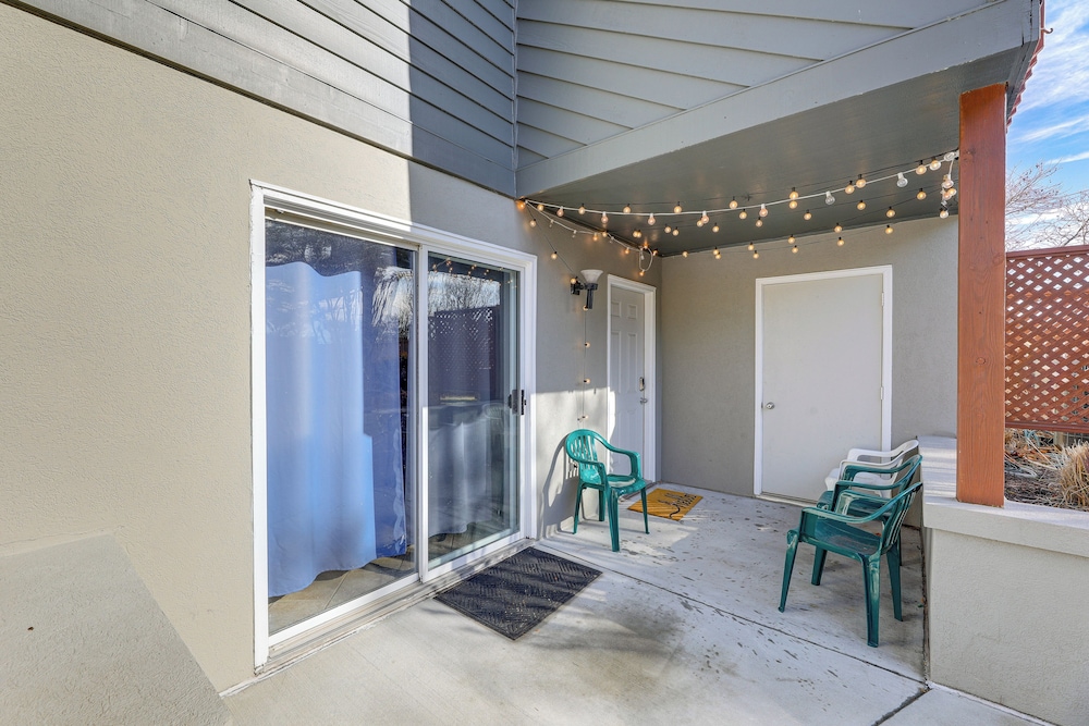 2 Mi to Rehoboth Beach: Condo w/ Pool Access!