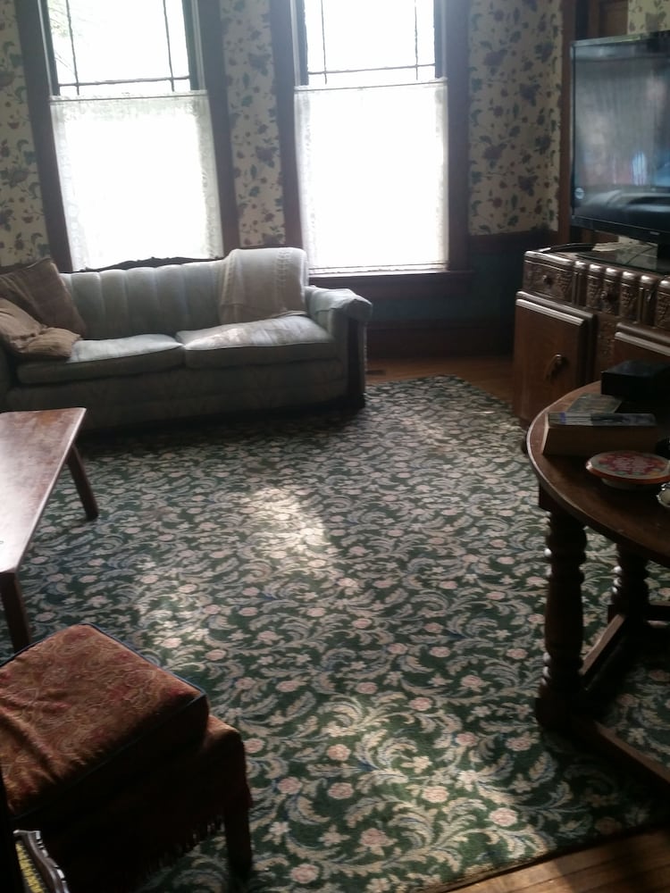 Spahn House Bed and Breakfast - Property Image 2