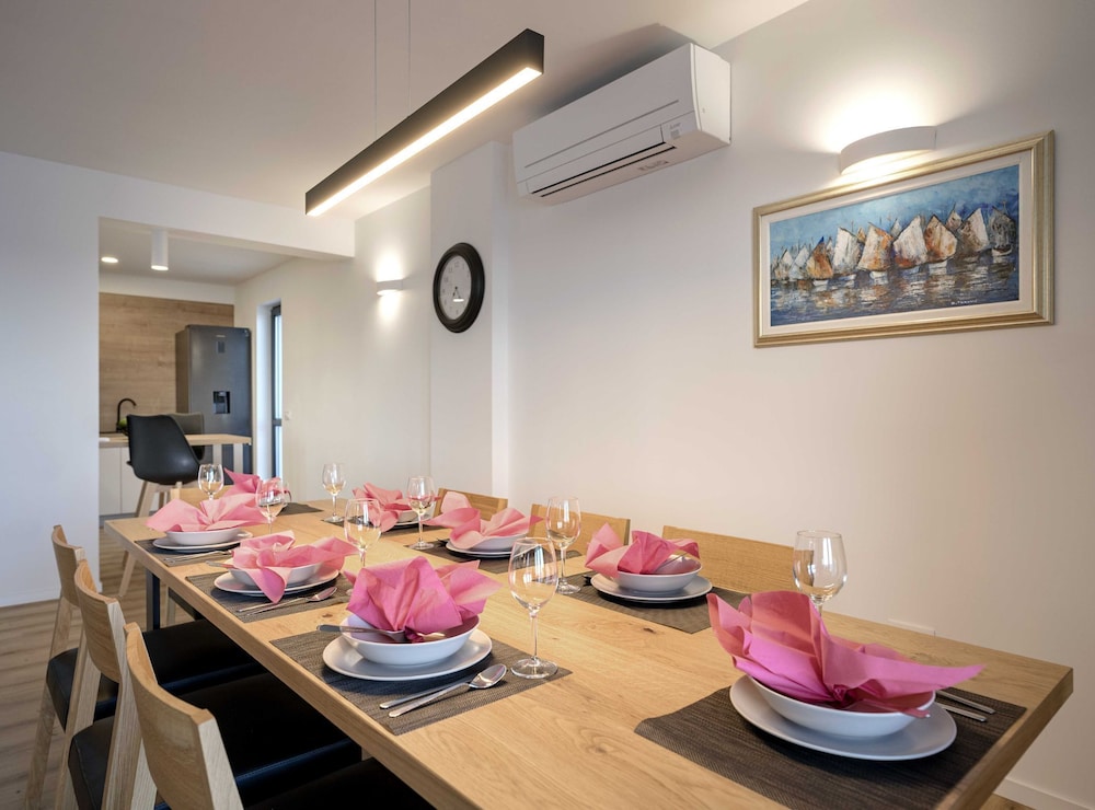 Sunlit Shores Beach Villa With Pool, Gym and Sauna