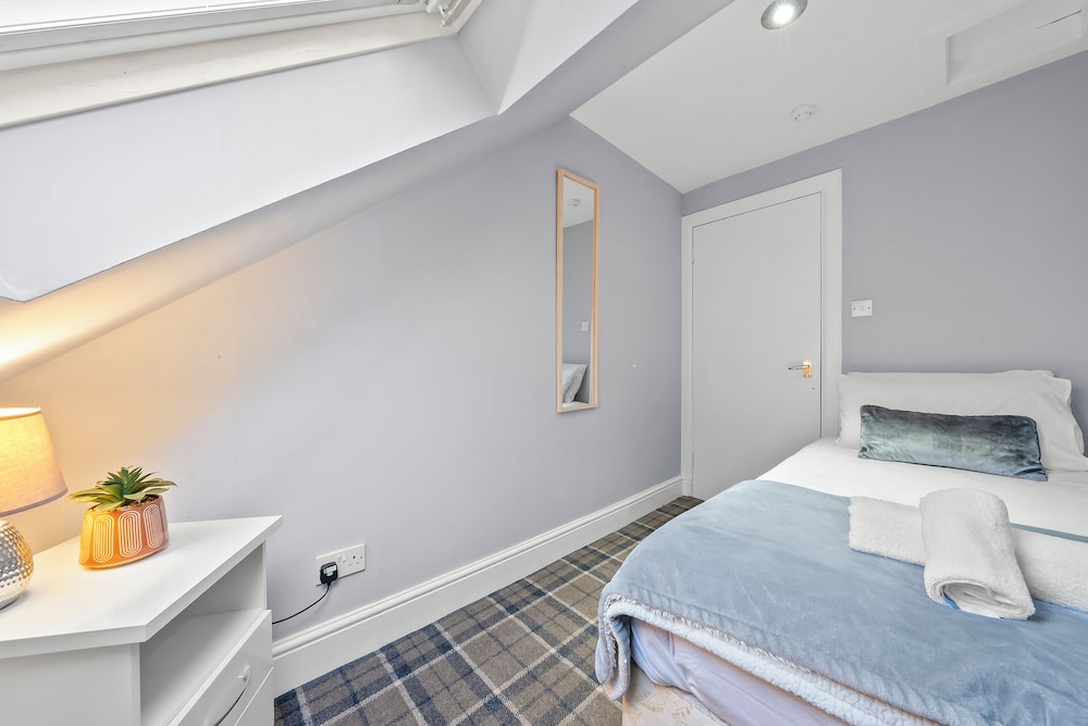 Charming Village Escape near Loch Lomond