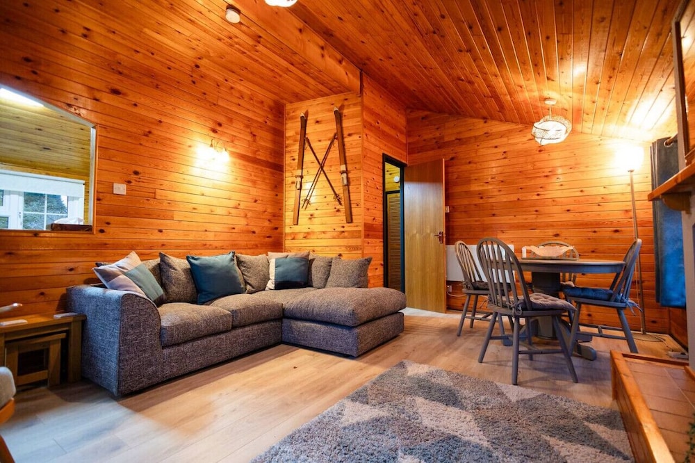 Cozy Log Cabin 346 - Rural Mid Wales