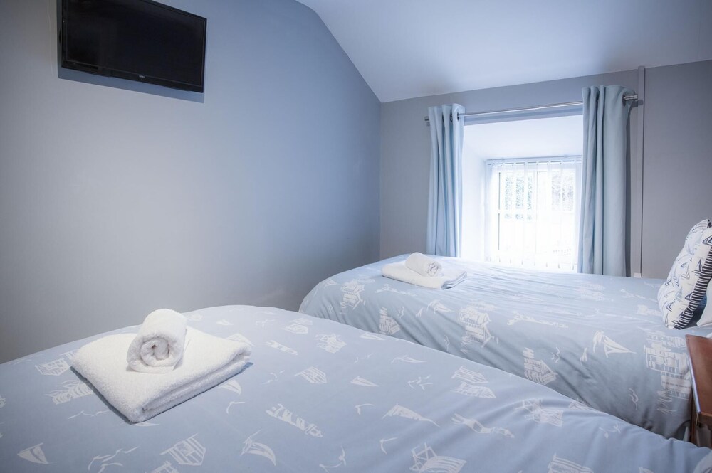 Fletcher Coach House - 3 Bedroom Cottage - Pendine