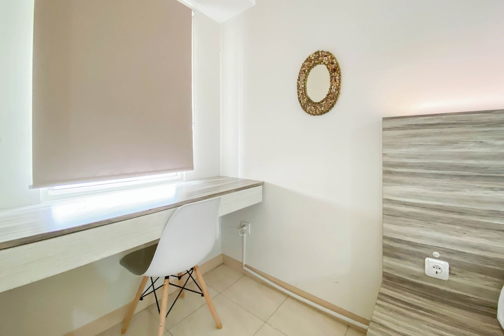 Tidy And Warm Studio At Springlake Summarecon Bekasi Apartment