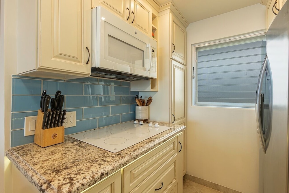 Royal Mauian 411 2 Bedroom Condo