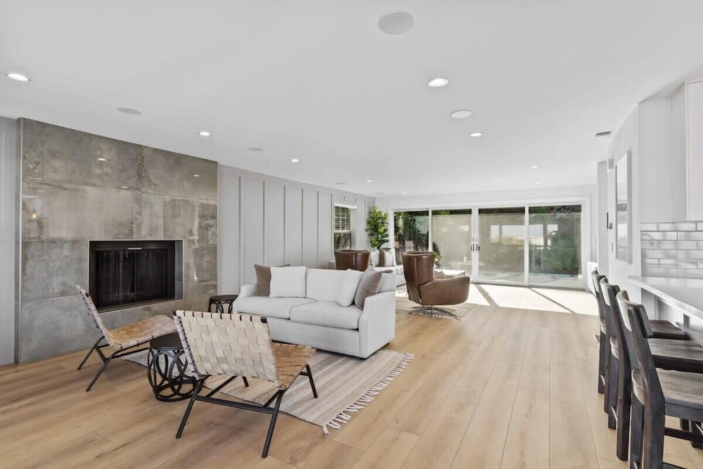 @ Marbella Lane - 3BR W/sweeping Views of Bay Area